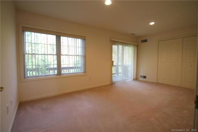 Building Photo - 1407 Larson Dr