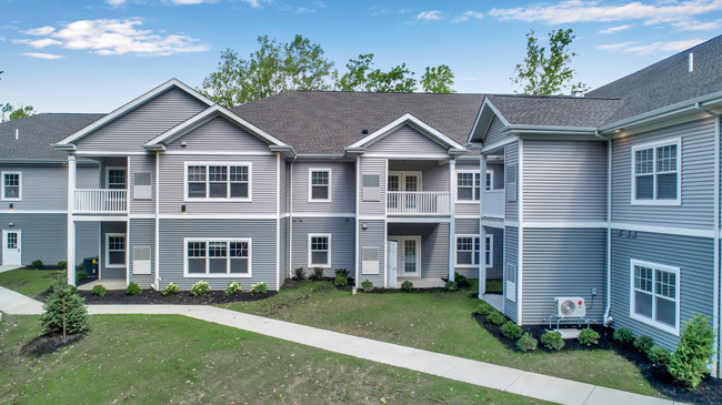 Building Photo - Creekview Luxury Apartments