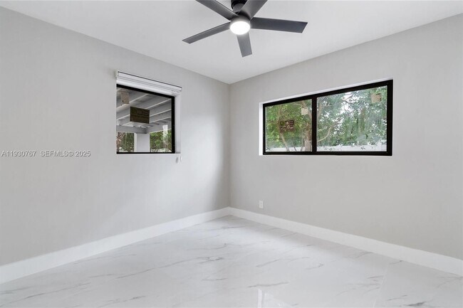 Building Photo - 1815 N 27th Ave