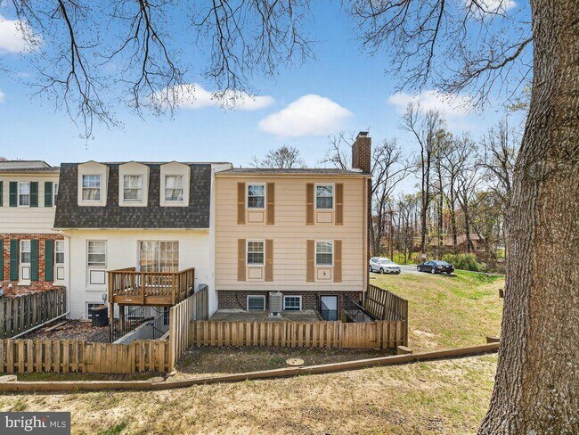 Building Photo - 3827 Gawayne Terrace