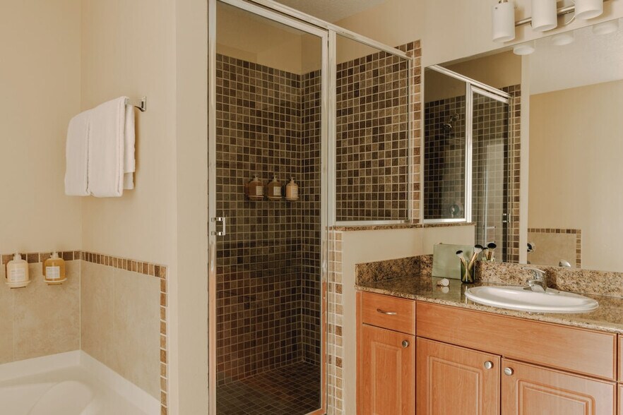 Building Photo - 7415 Universal Blvd