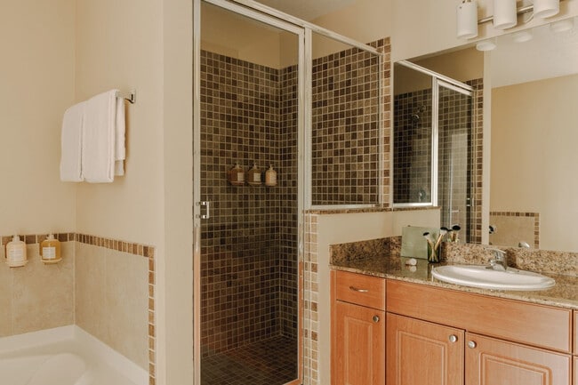 Building Photo - 7415 Universal Blvd