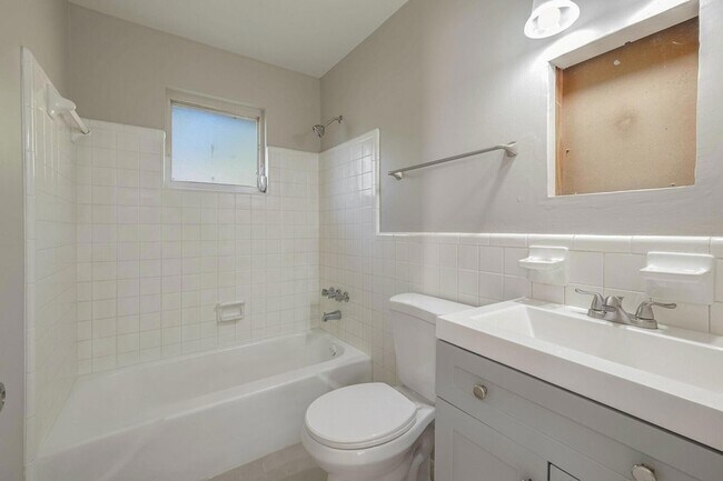 Building Photo - 3147 Naylor Terrace