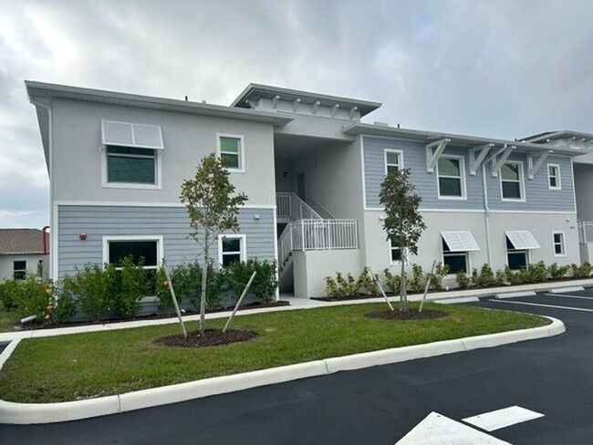 Building Photo - $999 first month Beautiful 2 Bed \ 2 Bath Apartment in a New community!  First month's rent: $999.00