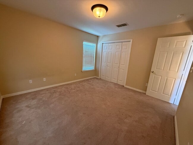 Building Photo - 139 Hallette Dr