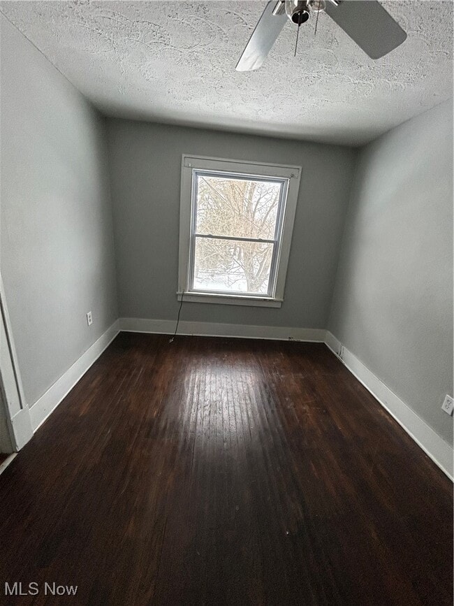 Building Photo - 5037 Wilson Sharpsville Rd