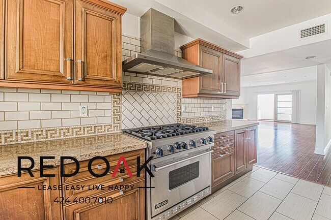 Building Photo - 11848 Kiowa Ave