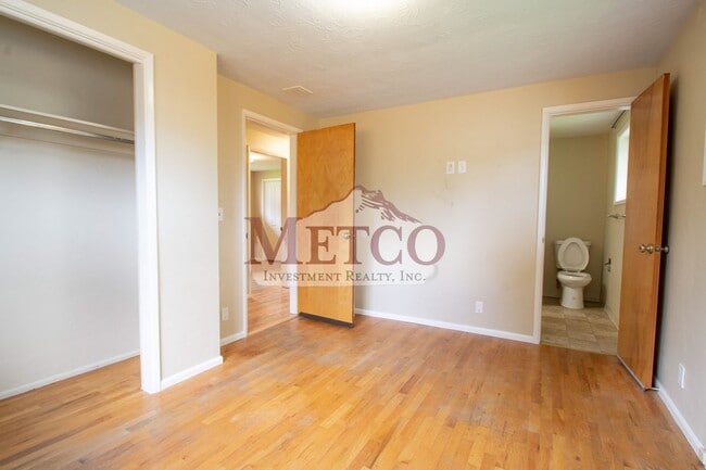 Building Photo - 07802