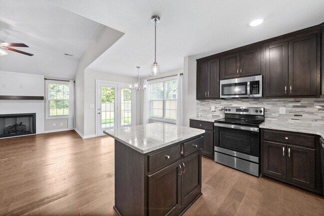 Building Photo - 1493 Fredrick Dr