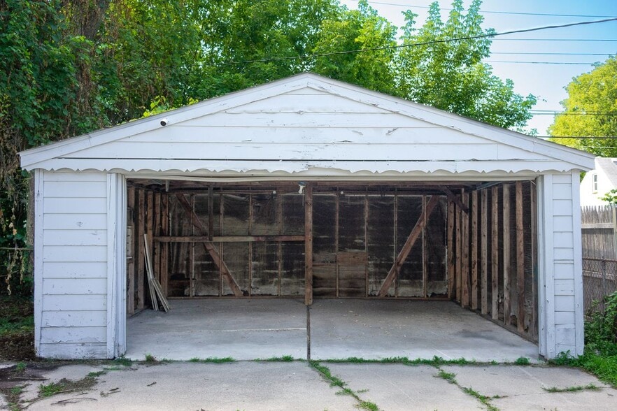 Building Photo - 12039 Lauder St