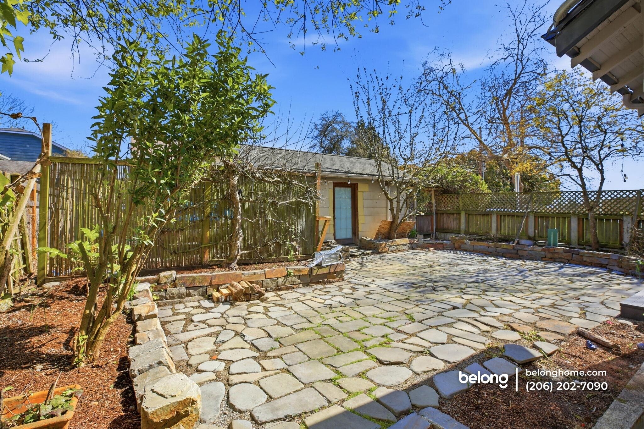 Building Photo - 4302 Woodlawn Ave N