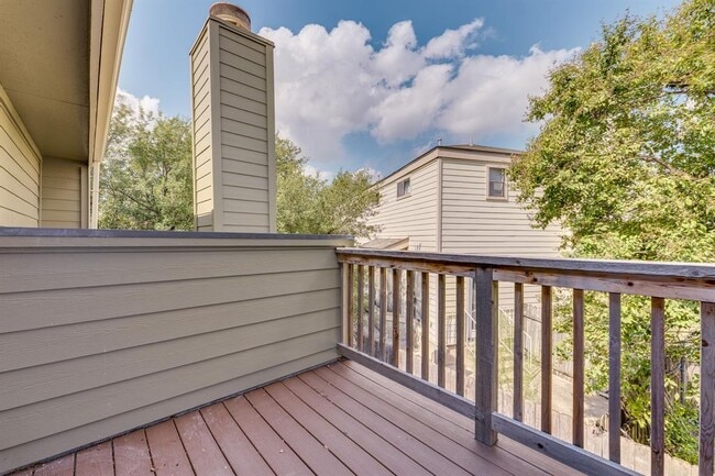 Building Photo - 8318 Greenslope Dr