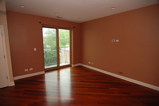 Building Photo - 1529 W Hollywood Ave