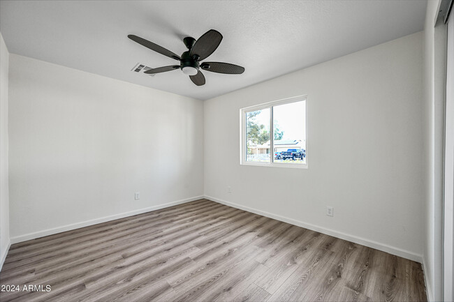 Building Photo - 3001 W Muriel Dr