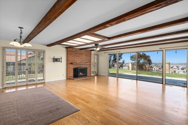 family room - 9 Club View Ln
