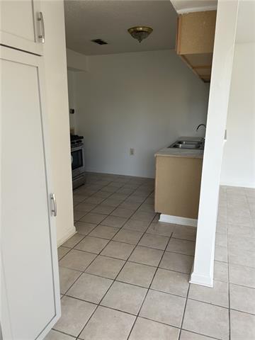 Building Photo - 219 Emerson Dr