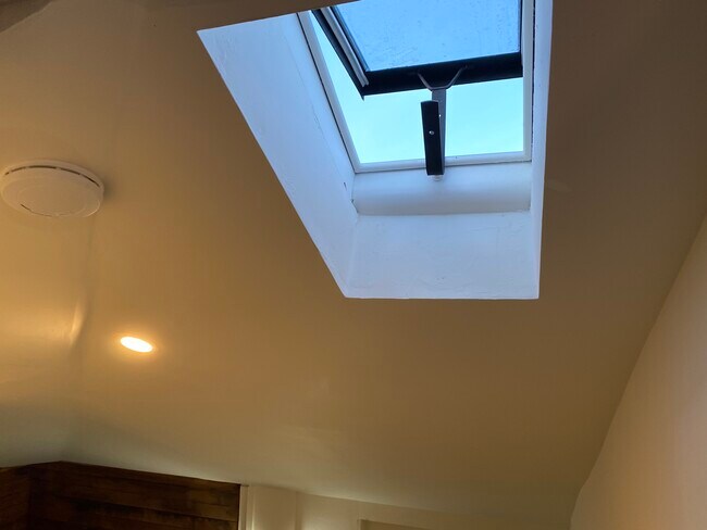 Building Photo - 1655 J St