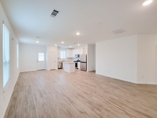 Building Photo - Beautiful brand-new construction with exceptional lake view in a new master planned community in ...