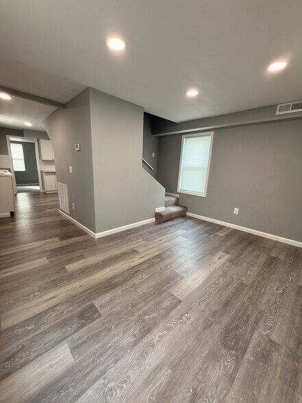 Building Photo - 2767 Hiawatha St