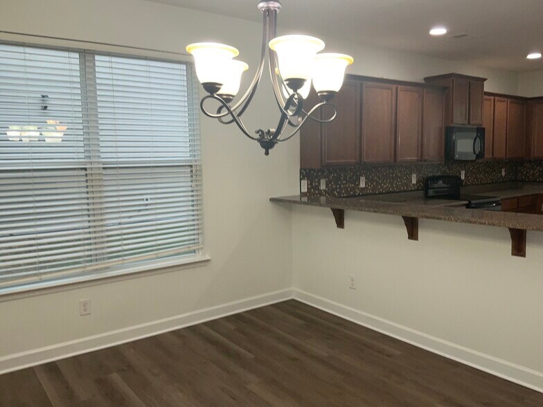 Building Photo - 3013 Corrona Ln