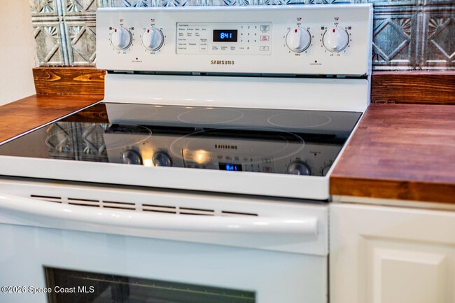 Building Photo - 177 Woodland Dr