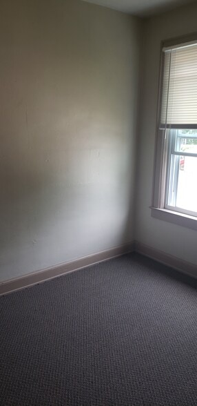 Small bedroom off bathroom with bonus room - 1016 S Franklin St