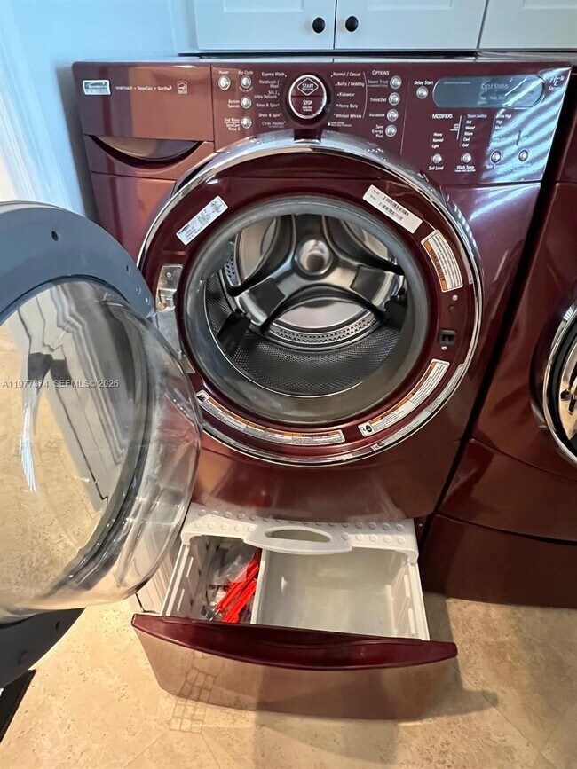 Building Photo - 6083 Vista Linda Ln