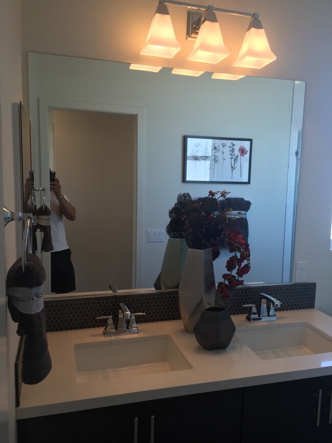 Building Photo - 826 Brickyard Ln