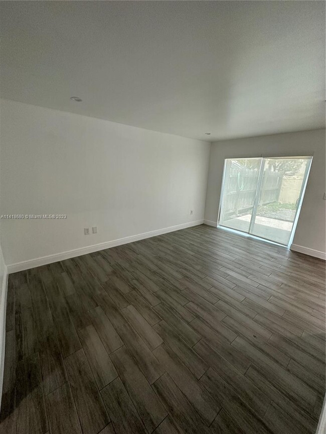 Building Photo - 2050 SW 122nd Ave