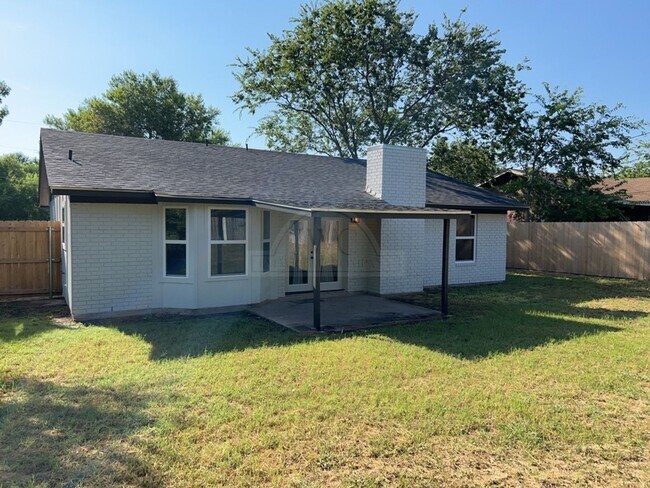 Building Photo - 1801 Hammond Dr