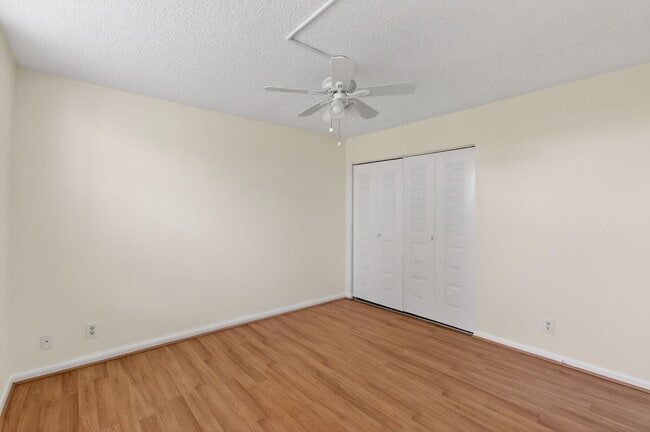 Building Photo - 26 Abbey Ln