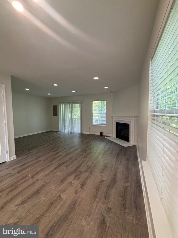 Building Photo - 863 English Chestnut Dr