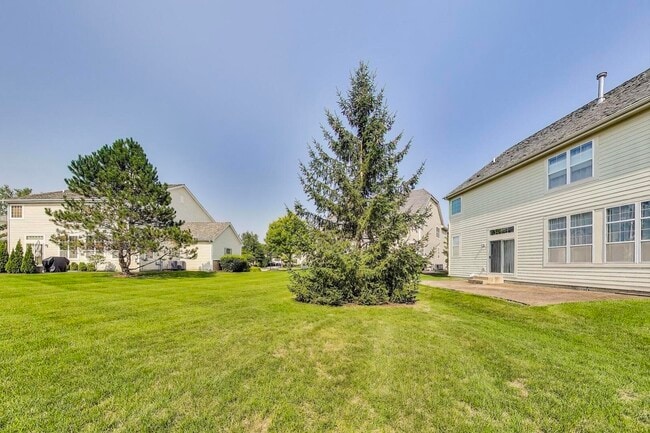 Building Photo - 613 Kinnear Cove