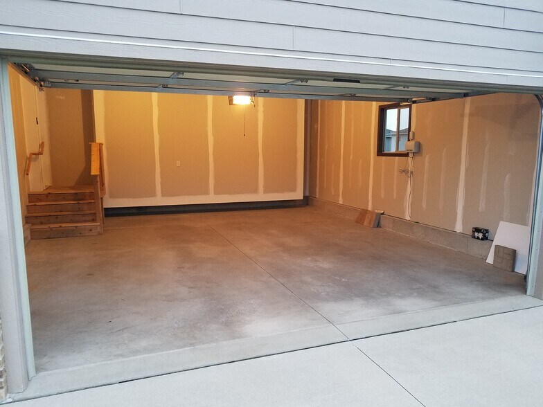 Building Photo - 5603 w Bakker park dr