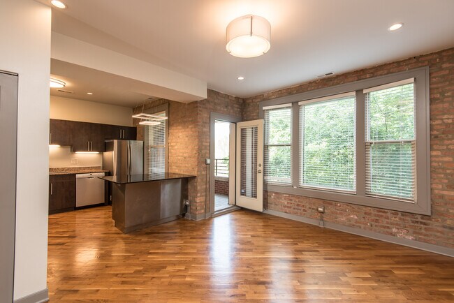 Building Photo - 4354 S Prairie Ave