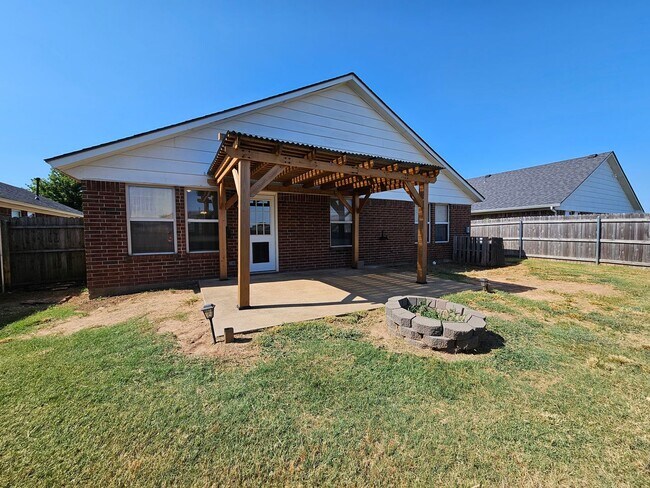 Building Photo - 2713 Edgemere Dr