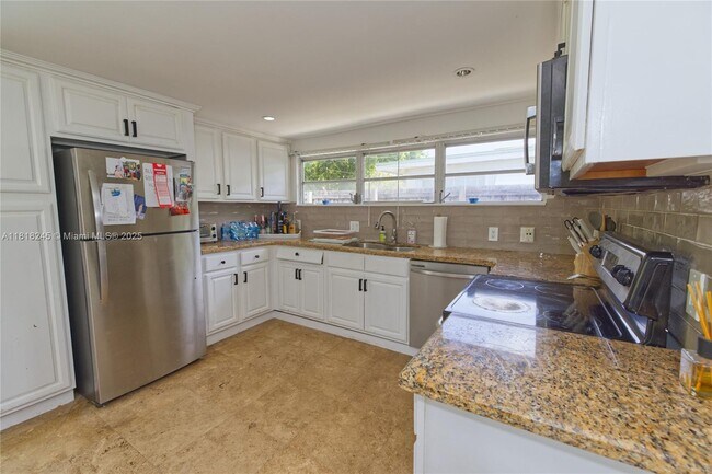 Building Photo - 8240 SW 62nd Ct