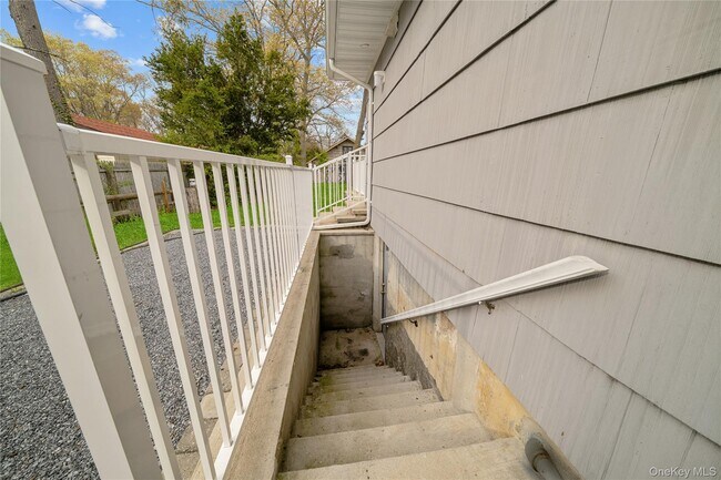 Building Photo - 257 Southlawn Ave
