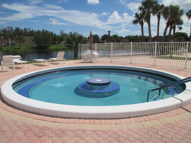 Building Photo - 106 Lake Dora Dr