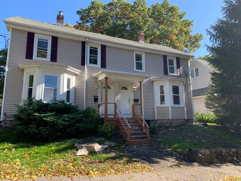 Building Photo - 62 Cedar St