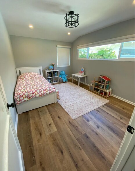 Building Photo - 5840 Allott Ave