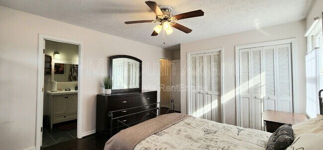 Building Photo - 1240 Flat Rock Rd