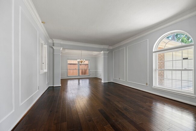Building Photo - 10331 Millridge N Dr