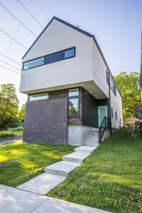 Building Photo - 730 W Stone St