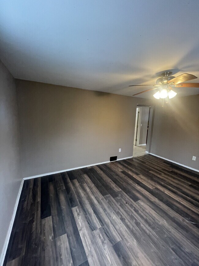 Building Photo - 149 Parkwood Rd