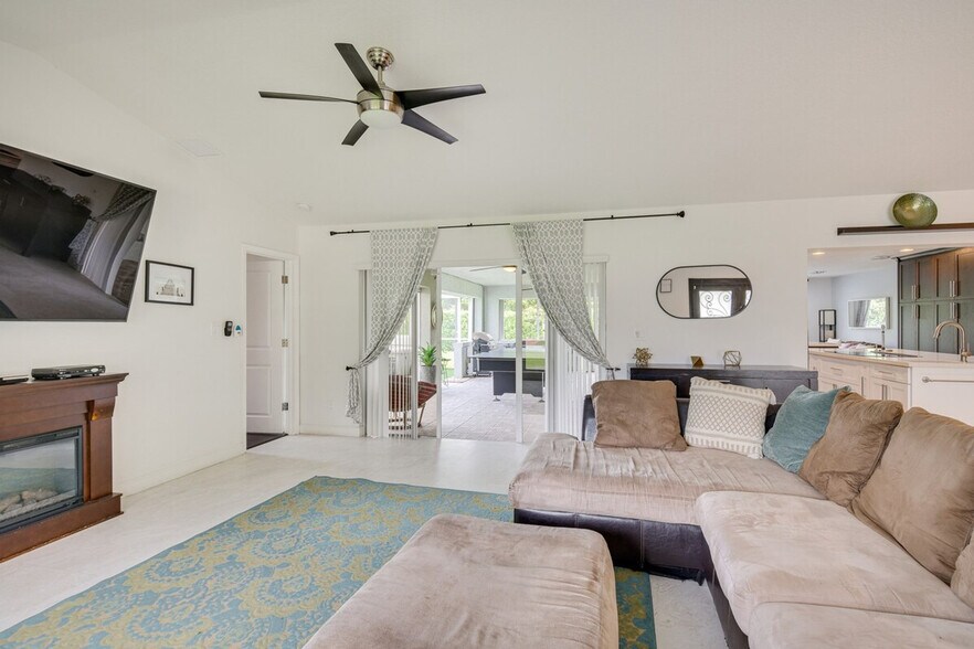 Primary Photo - 15300 SW 164th St