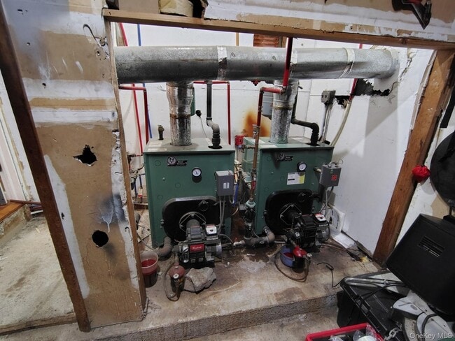 Building Photo - 122 W 1st St