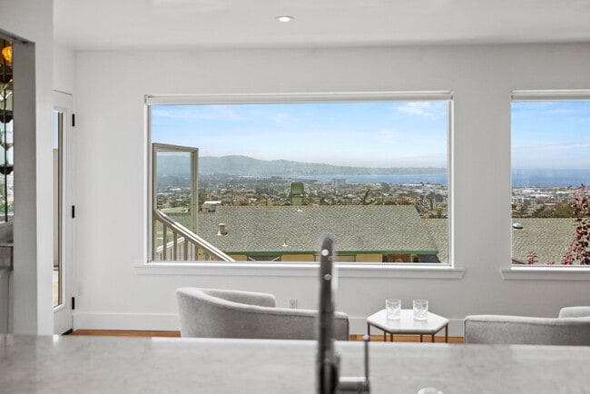 Building Photo - 2757 Sea Glass Ave