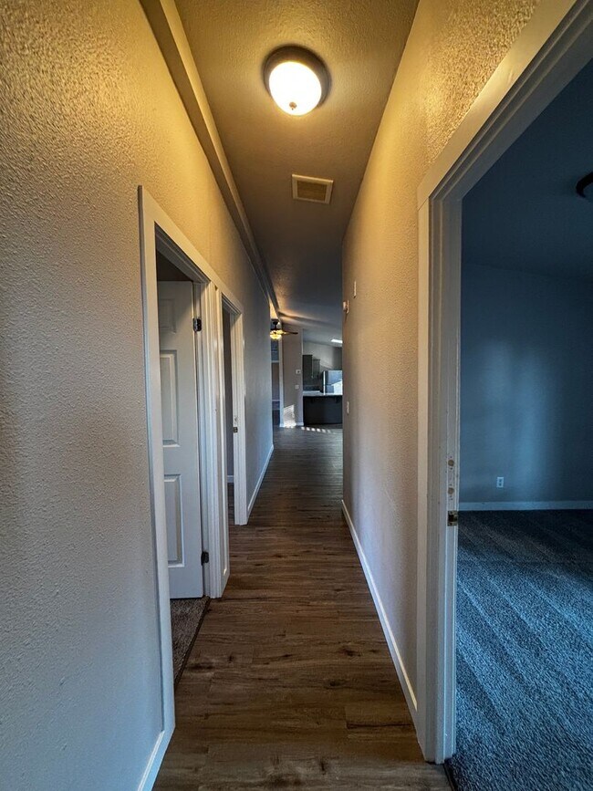 Building Photo - 208 Central Ave