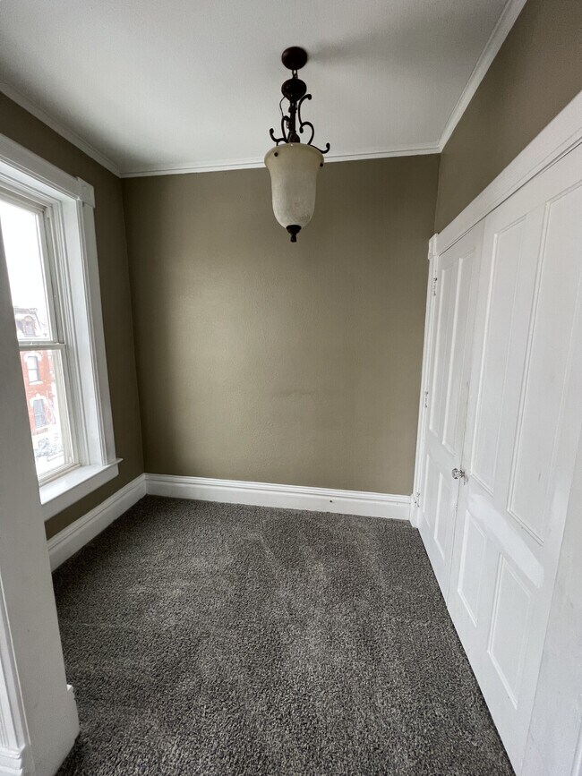 Building Photo - 1131 Main Street